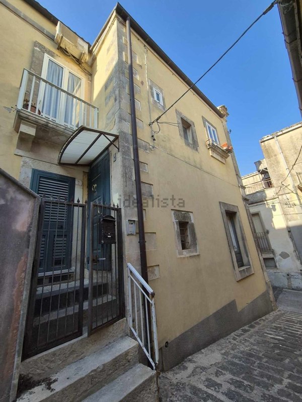 casa indipendente in vendita a Palazzolo Acreide