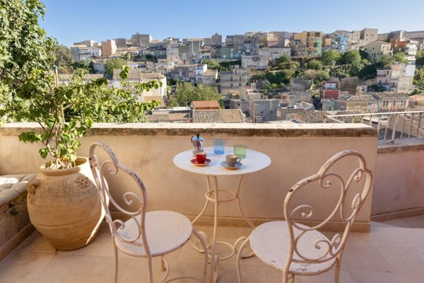 casa indipendente in vendita a Palazzolo Acreide