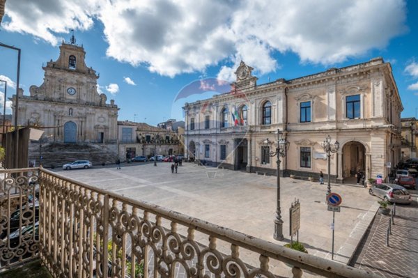 casa indipendente in vendita a Palazzolo Acreide