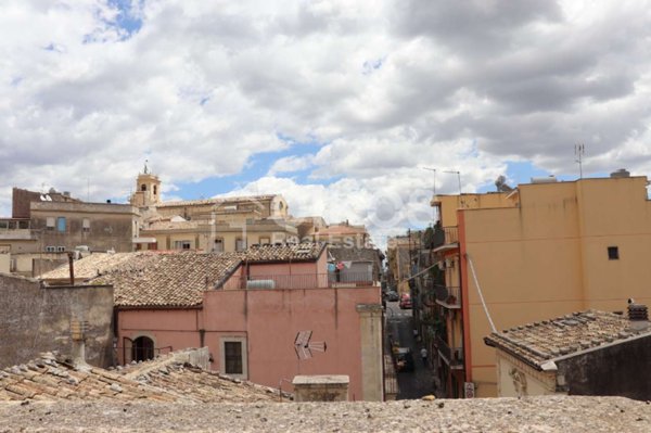 casa indipendente in vendita a Palazzolo Acreide