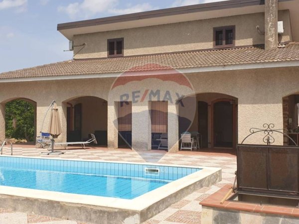 casa indipendente in vendita a Palazzolo Acreide