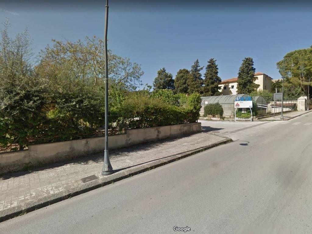 locale commerciale in vendita a Palazzolo Acreide