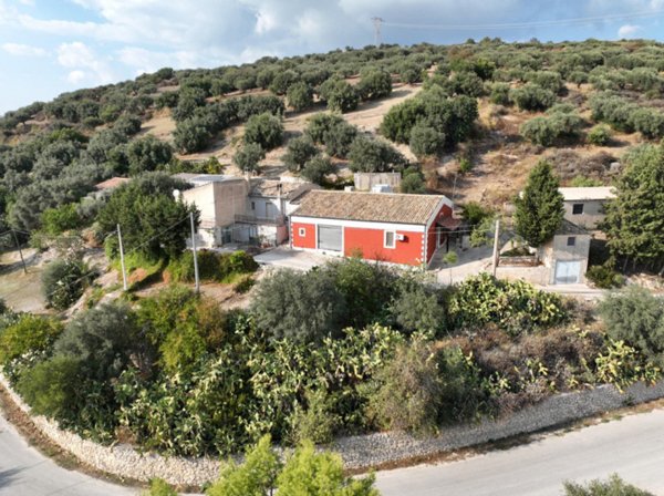 casa indipendente in vendita a Palazzolo Acreide