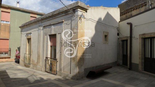 casa indipendente in vendita a Palazzolo Acreide