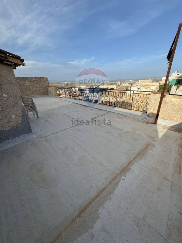casa indipendente in vendita a Palazzolo Acreide