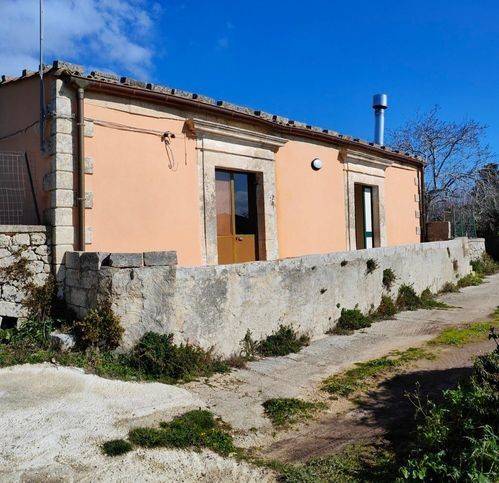 casa indipendente in vendita a Palazzolo Acreide