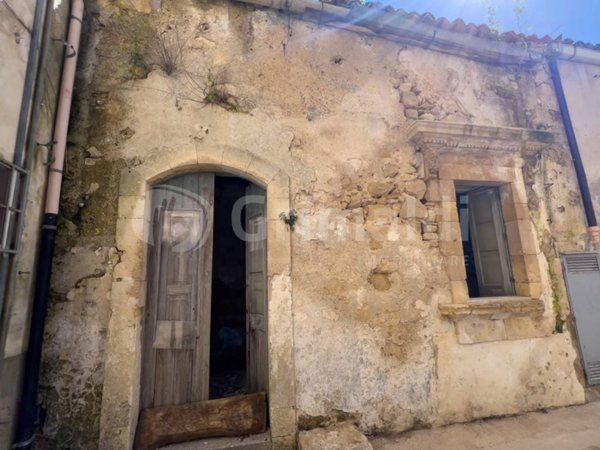 casa indipendente in vendita a Palazzolo Acreide