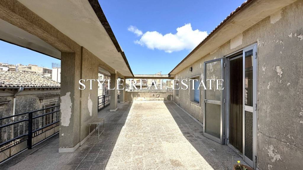 casa indipendente in vendita a Palazzolo Acreide