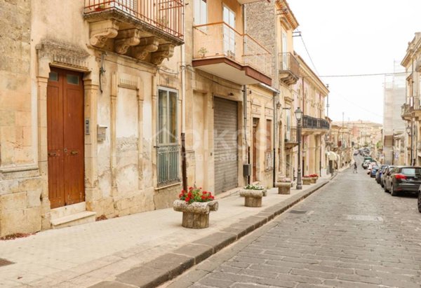 casa indipendente in vendita a Palazzolo Acreide