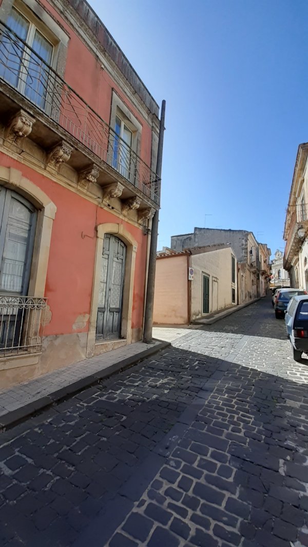 casa indipendente in vendita a Palazzolo Acreide