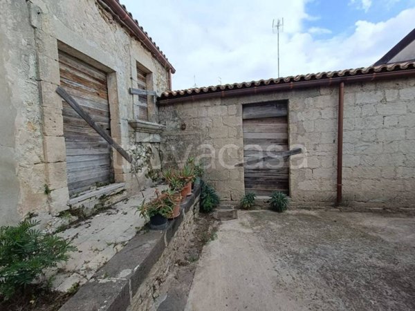 casa indipendente in vendita a Palazzolo Acreide