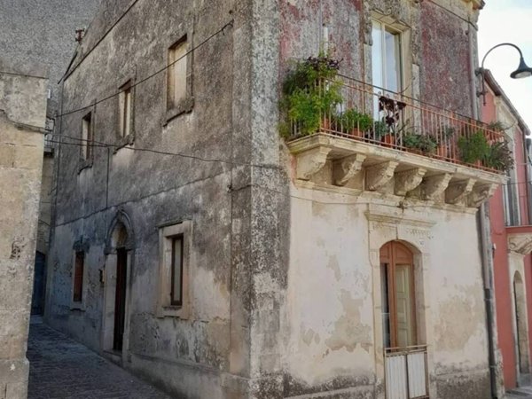 casa indipendente in vendita a Palazzolo Acreide