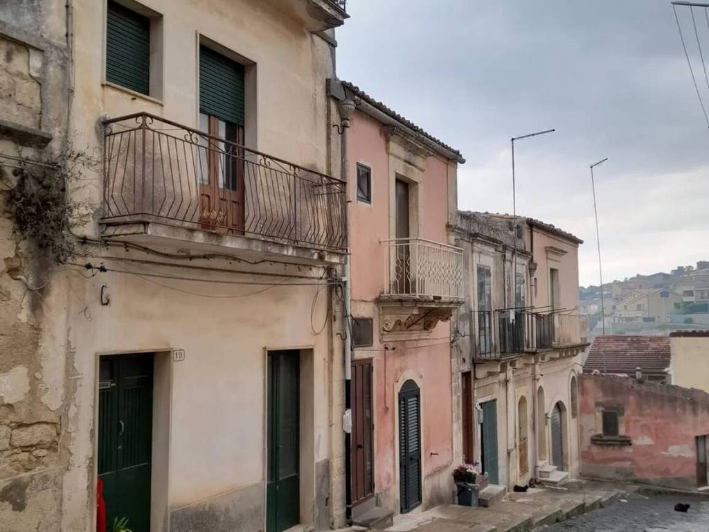 casa indipendente in vendita a Palazzolo Acreide