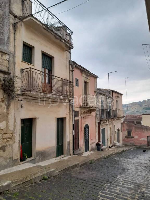 casa indipendente in vendita a Palazzolo Acreide