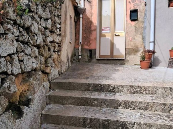 casa indipendente in vendita a Palazzolo Acreide
