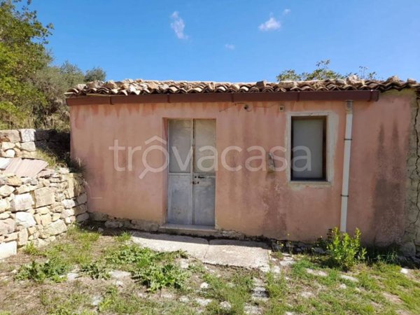 casa indipendente in vendita a Palazzolo Acreide