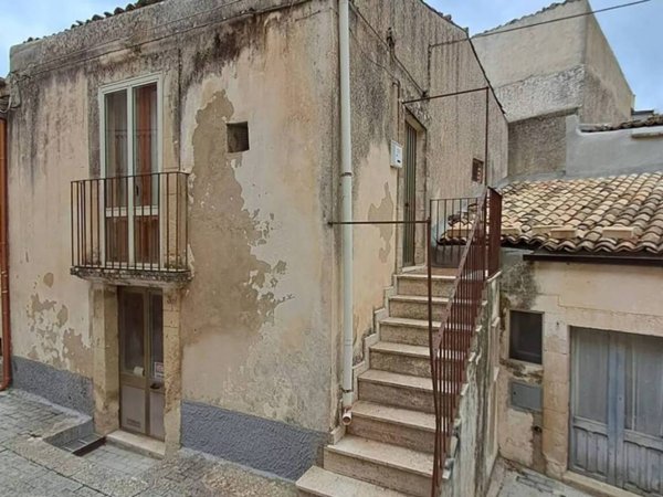 casa indipendente in vendita a Palazzolo Acreide