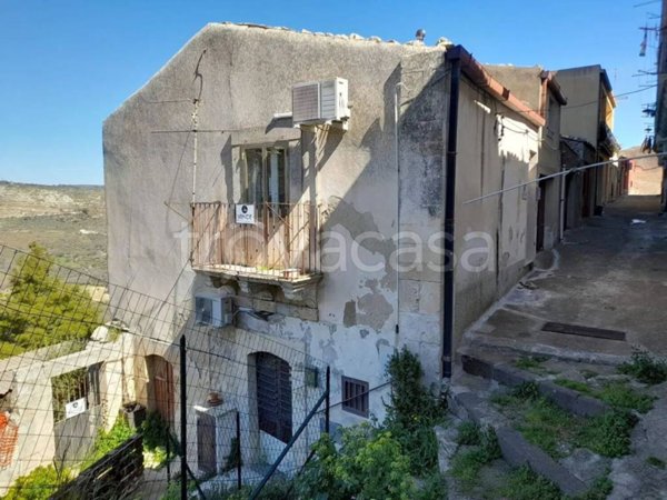 casa indipendente in vendita a Palazzolo Acreide