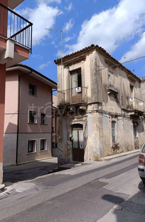casa indipendente in vendita a Palazzolo Acreide