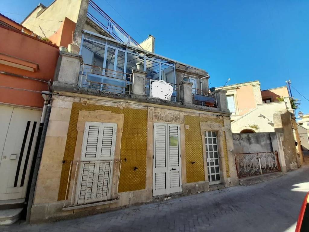 casa indipendente in vendita a Palazzolo Acreide
