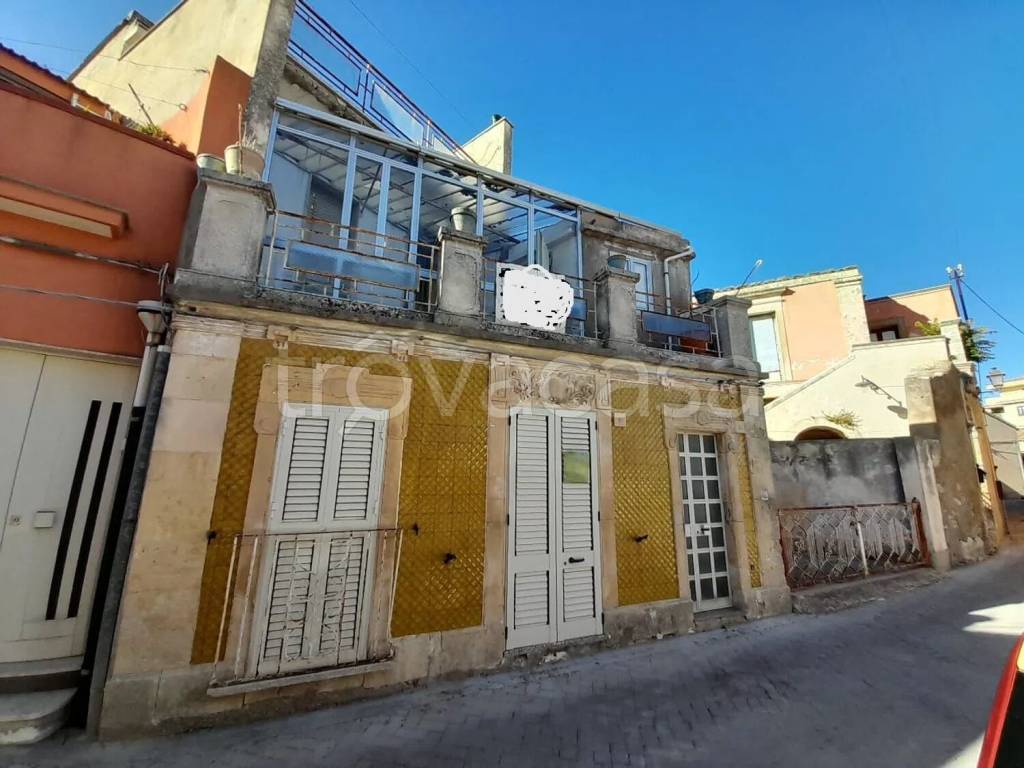 casa indipendente in vendita a Palazzolo Acreide