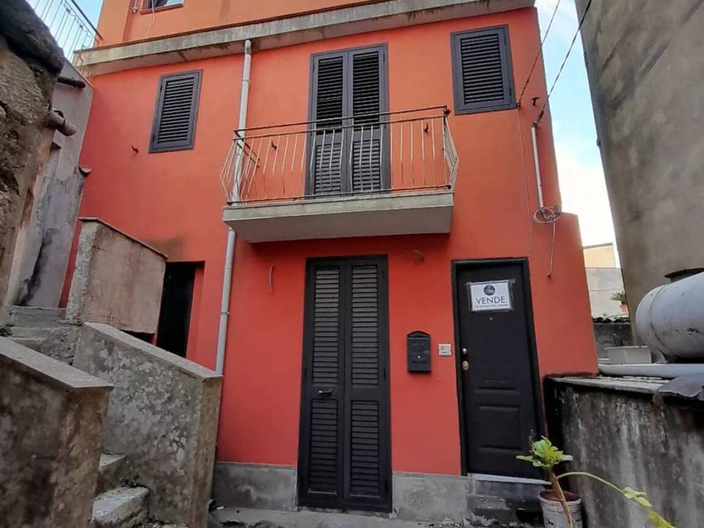 casa indipendente in vendita a Palazzolo Acreide