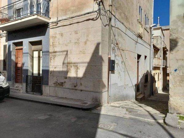 casa indipendente in vendita a Palazzolo Acreide