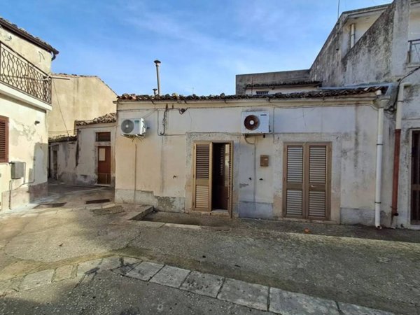 casa indipendente in vendita a Palazzolo Acreide
