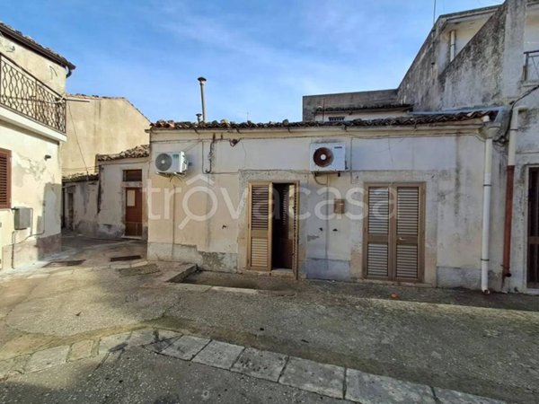 casa indipendente in vendita a Palazzolo Acreide