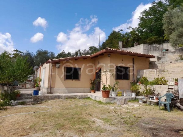casa indipendente in vendita a Palazzolo Acreide