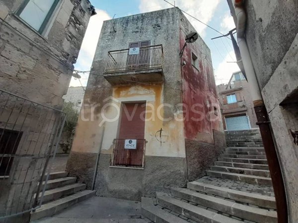 casa indipendente in vendita a Palazzolo Acreide