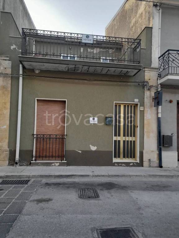 casa indipendente in vendita a Palazzolo Acreide