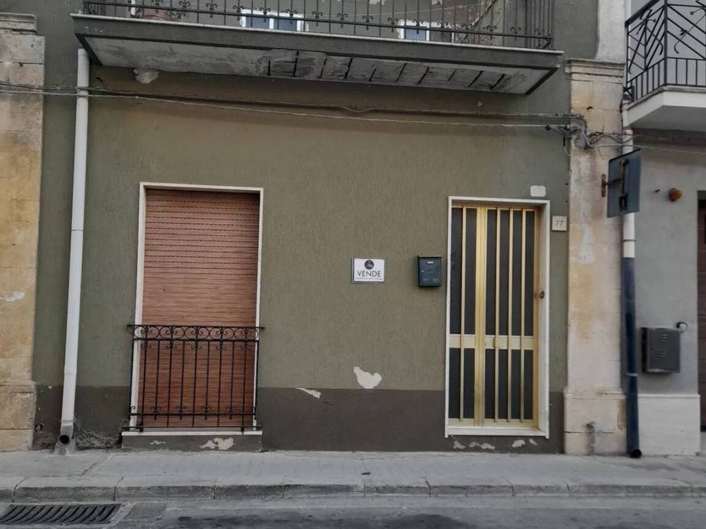 casa indipendente in vendita a Palazzolo Acreide