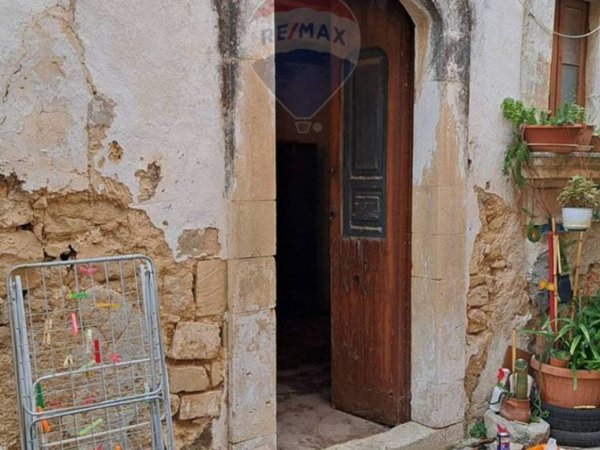 casa indipendente in vendita a Palazzolo Acreide