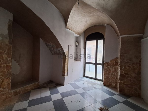 locale commerciale in vendita a Palazzolo Acreide