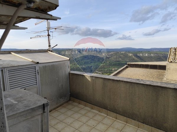 casa indipendente in vendita a Palazzolo Acreide