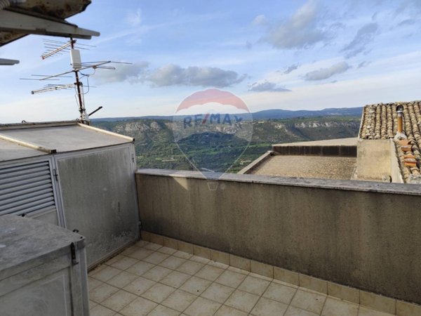 casa indipendente in vendita a Palazzolo Acreide