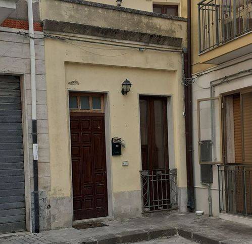 casa indipendente in vendita a Palazzolo Acreide