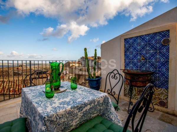 casa indipendente in vendita a Palazzolo Acreide