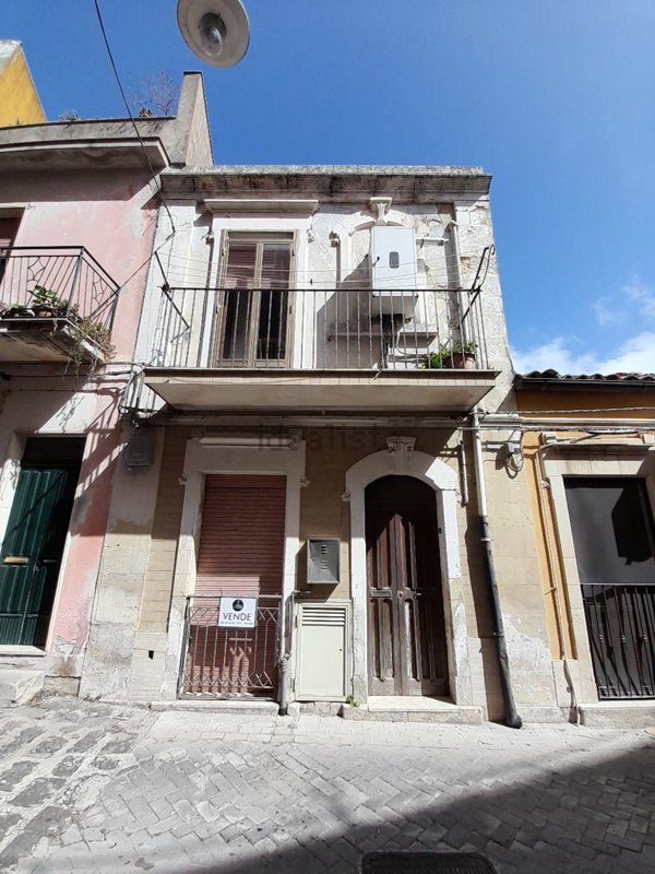 casa indipendente in vendita a Palazzolo Acreide
