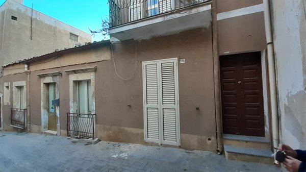 casa indipendente in vendita a Palazzolo Acreide