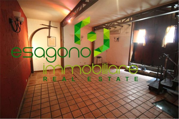 locale commerciale in vendita a Palazzolo Acreide