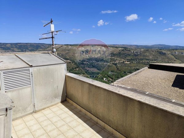 casa indipendente in vendita a Palazzolo Acreide