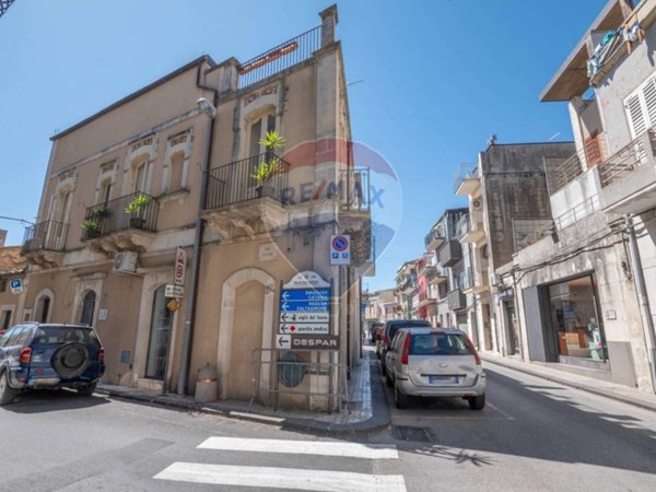 casa indipendente in vendita a Palazzolo Acreide