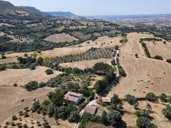 casa indipendente in vendita a Palazzolo Acreide