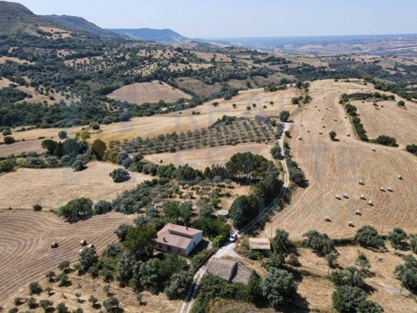 casa indipendente in vendita a Palazzolo Acreide