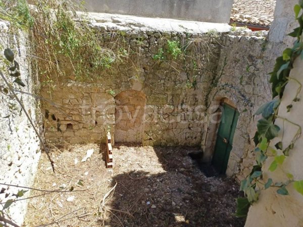 casa indipendente in vendita a Palazzolo Acreide