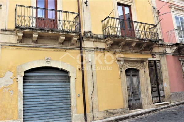 casa indipendente in vendita a Palazzolo Acreide