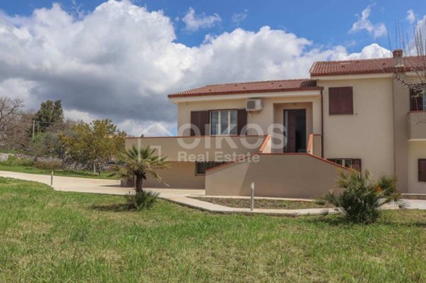 casa indipendente in vendita a Palazzolo Acreide