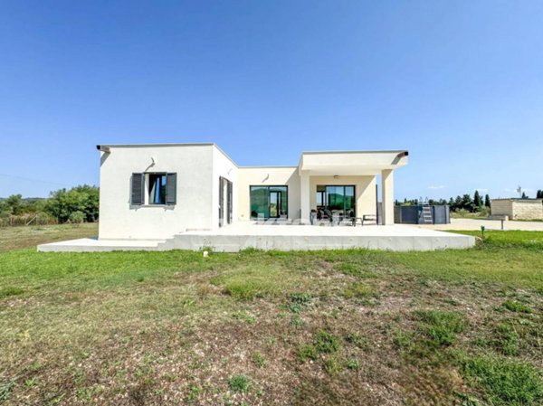 casa indipendente in vendita a Palazzolo Acreide